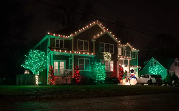 Hang Christmas Lights Kentucky